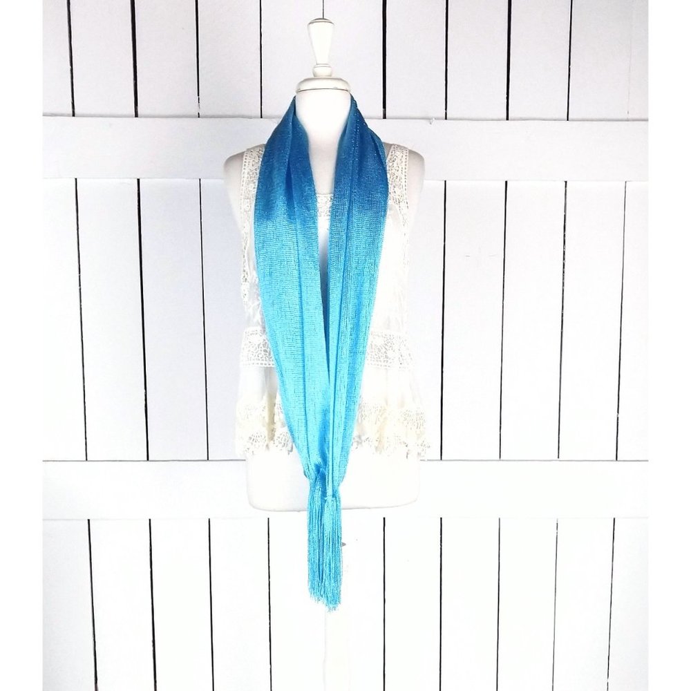 Metallic turquoise blue mesh open weave infinity fringe scarf - Picture 3 of 4